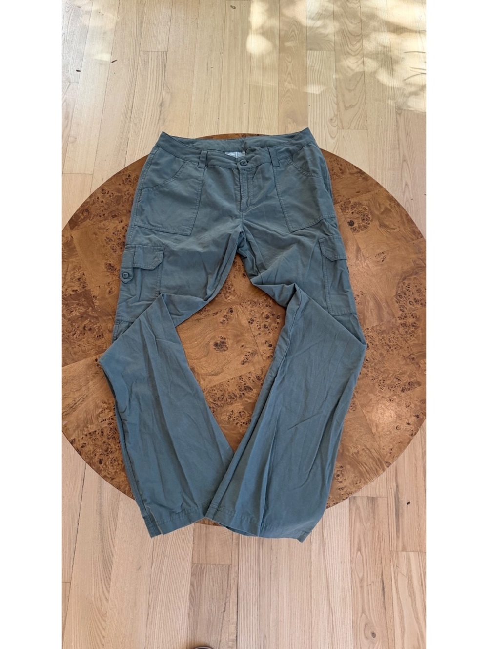 GoLite Women’s Olive Green Cargo Pants with Multiple Pockets - Size 6